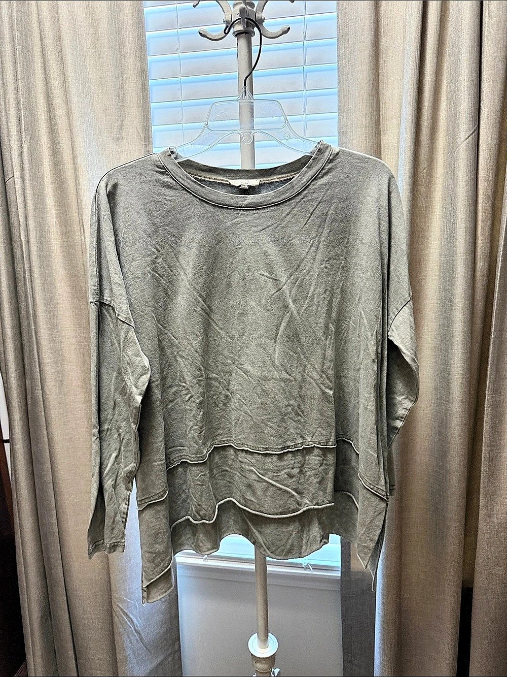 Easel Layered Hem Tunic in Gray Size Small